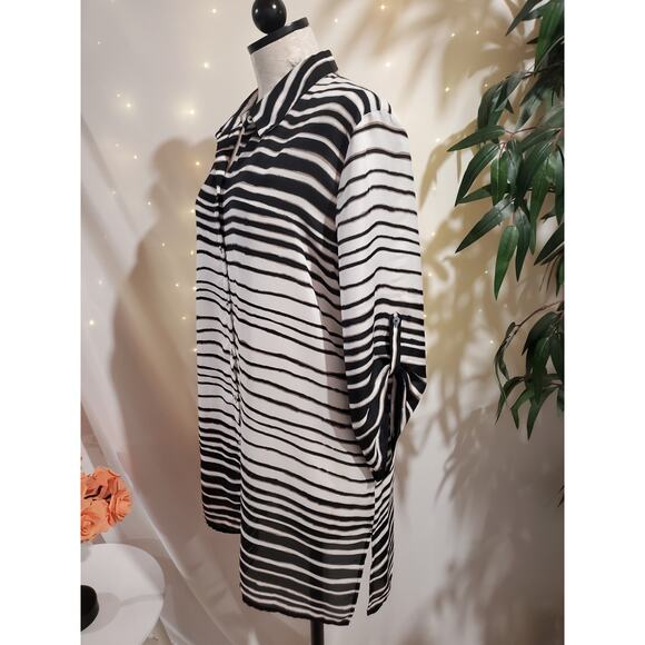 Chicos Womens Striped Roll Tab Sleeve Shell Button Tunic Blouse Size 3 US XL 16 - Picture 2 of 13